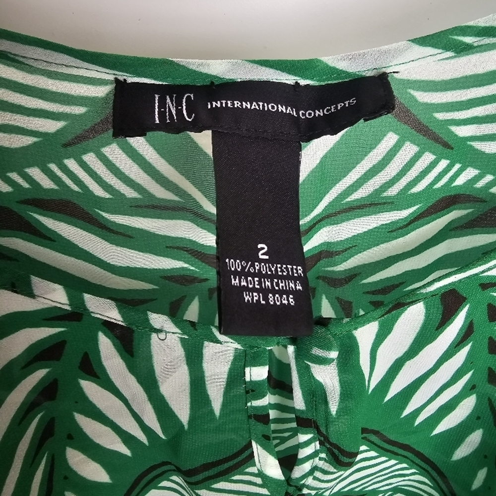 Green Patterned Women's Top - Picture 2 of 3